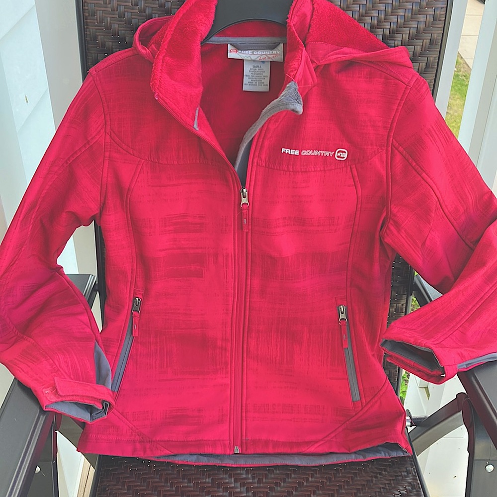 Free Country “live in it” women hooded soft shell jacket “New” size small (sm)